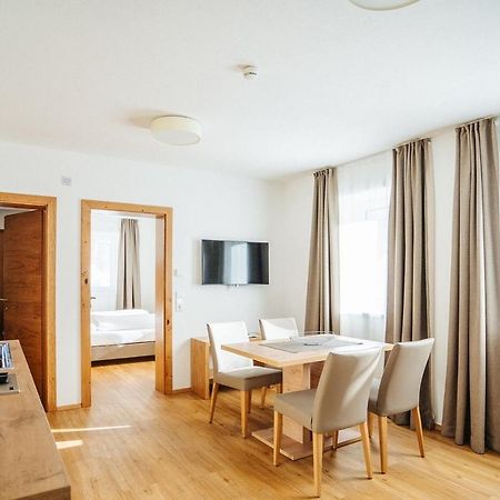 Apartmenthaus Strasswirt De Luxe Tröpolach Exteriör bild