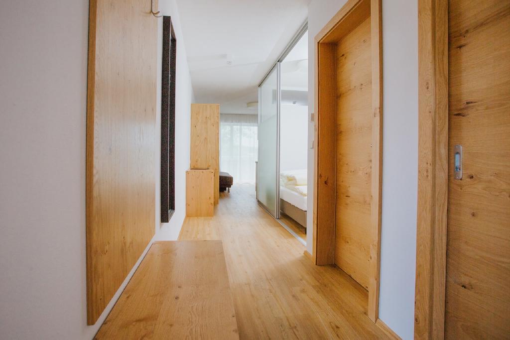 Apartmenthaus Strasswirt De Luxe Tröpolach Exteriör bild