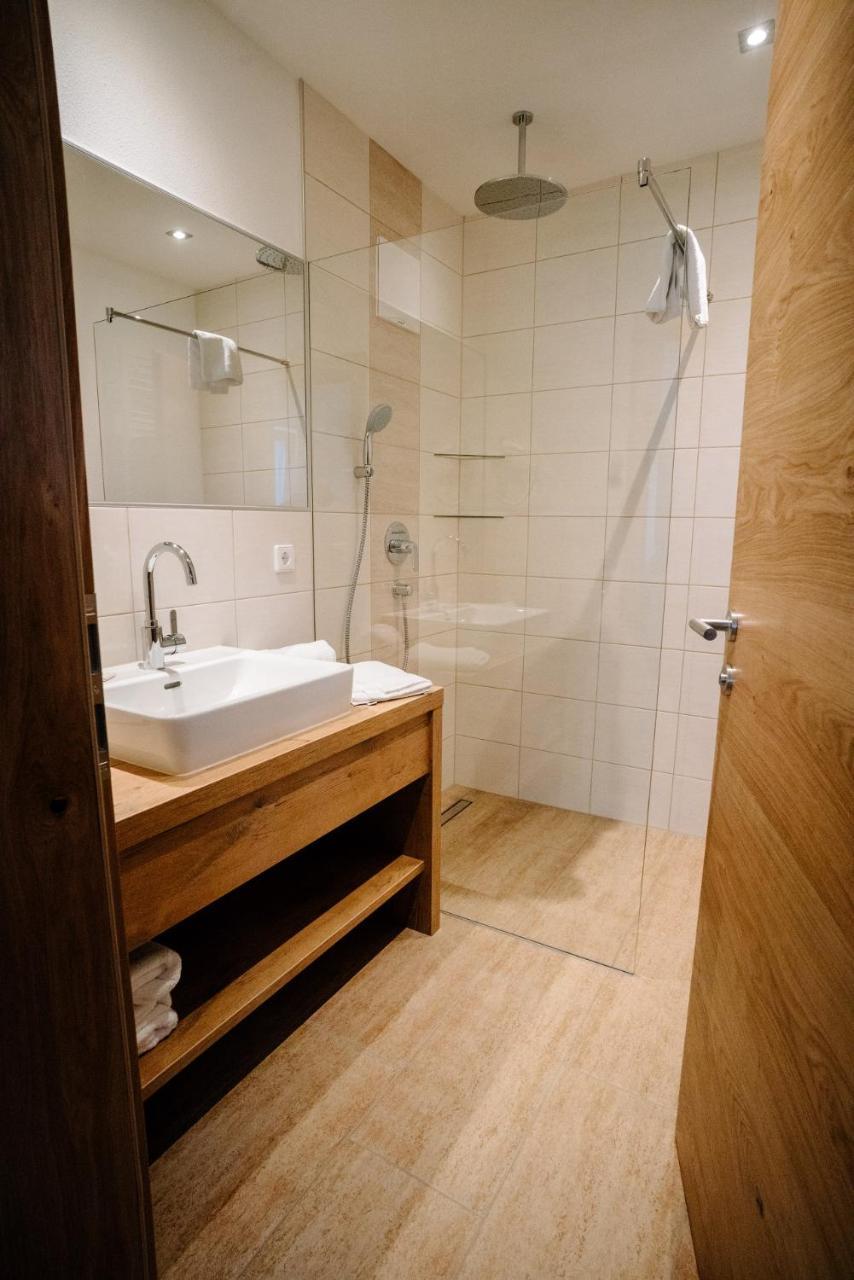 Apartmenthaus Strasswirt De Luxe Tröpolach Exteriör bild