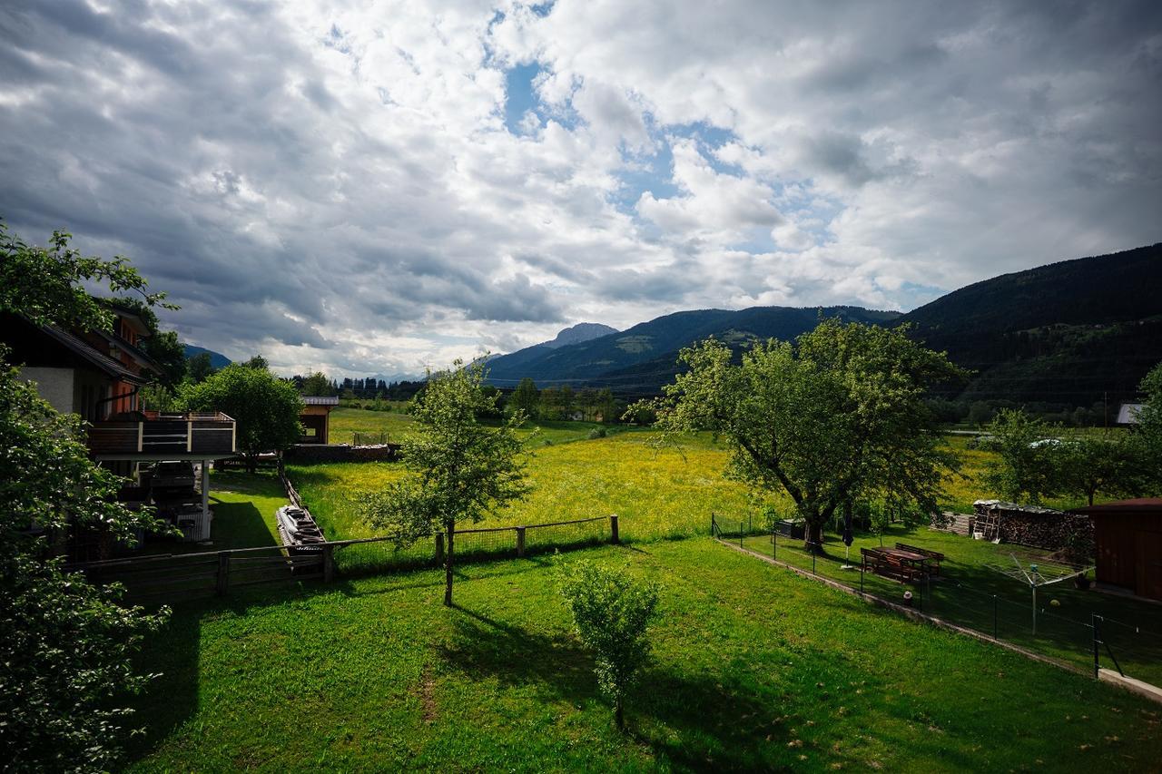 Apartmenthaus Strasswirt De Luxe Tröpolach Exteriör bild