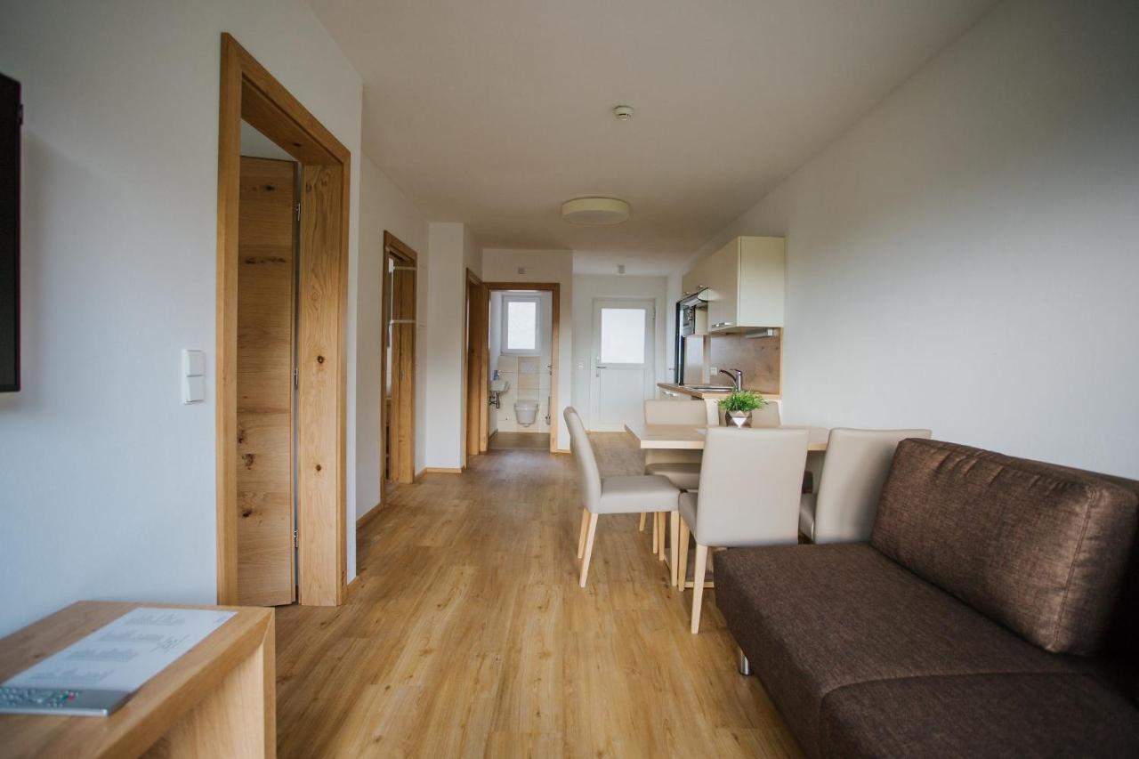 Apartmenthaus Strasswirt De Luxe Tröpolach Exteriör bild