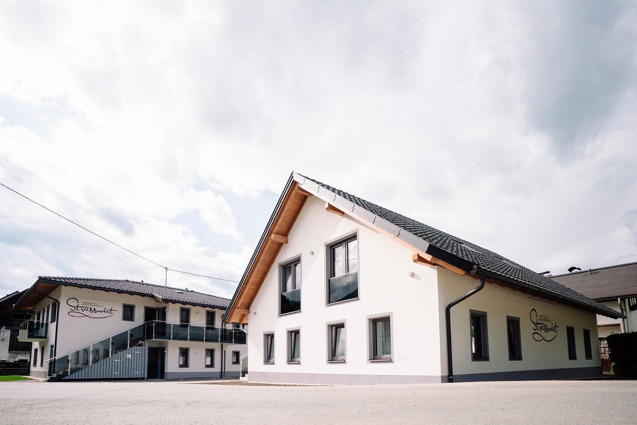Apartmenthaus Strasswirt De Luxe Tröpolach Exteriör bild