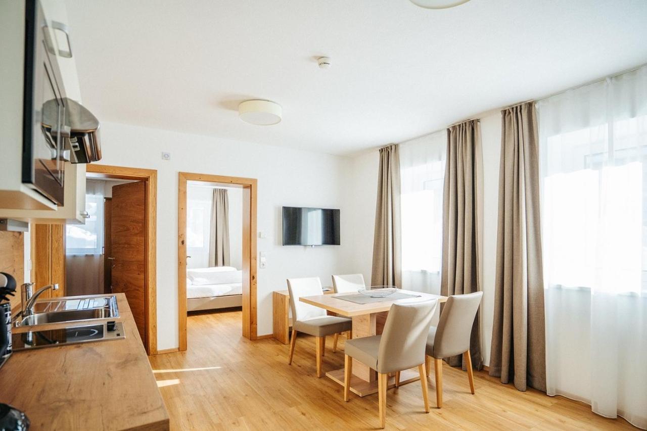 Apartmenthaus Strasswirt De Luxe Tröpolach Exteriör bild