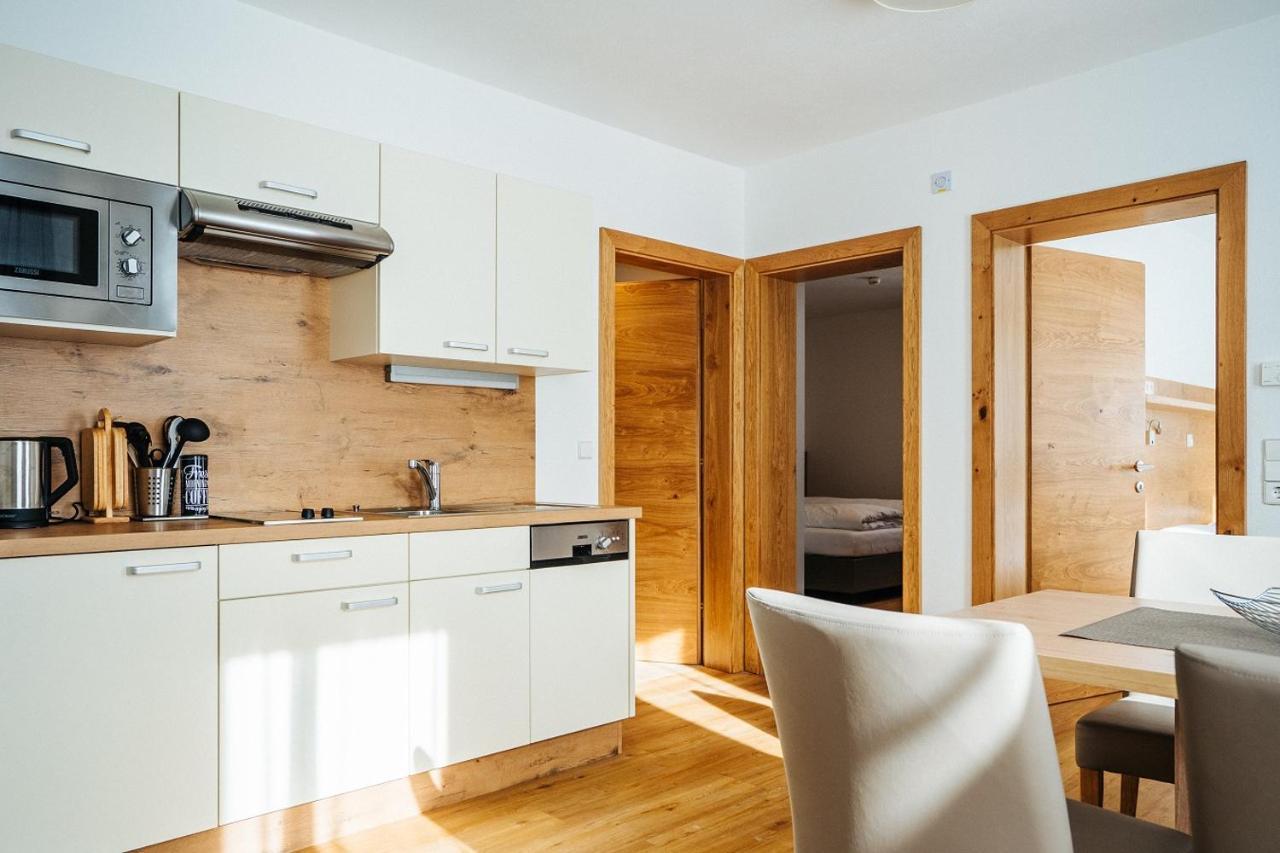 Apartmenthaus Strasswirt De Luxe Tröpolach Exteriör bild