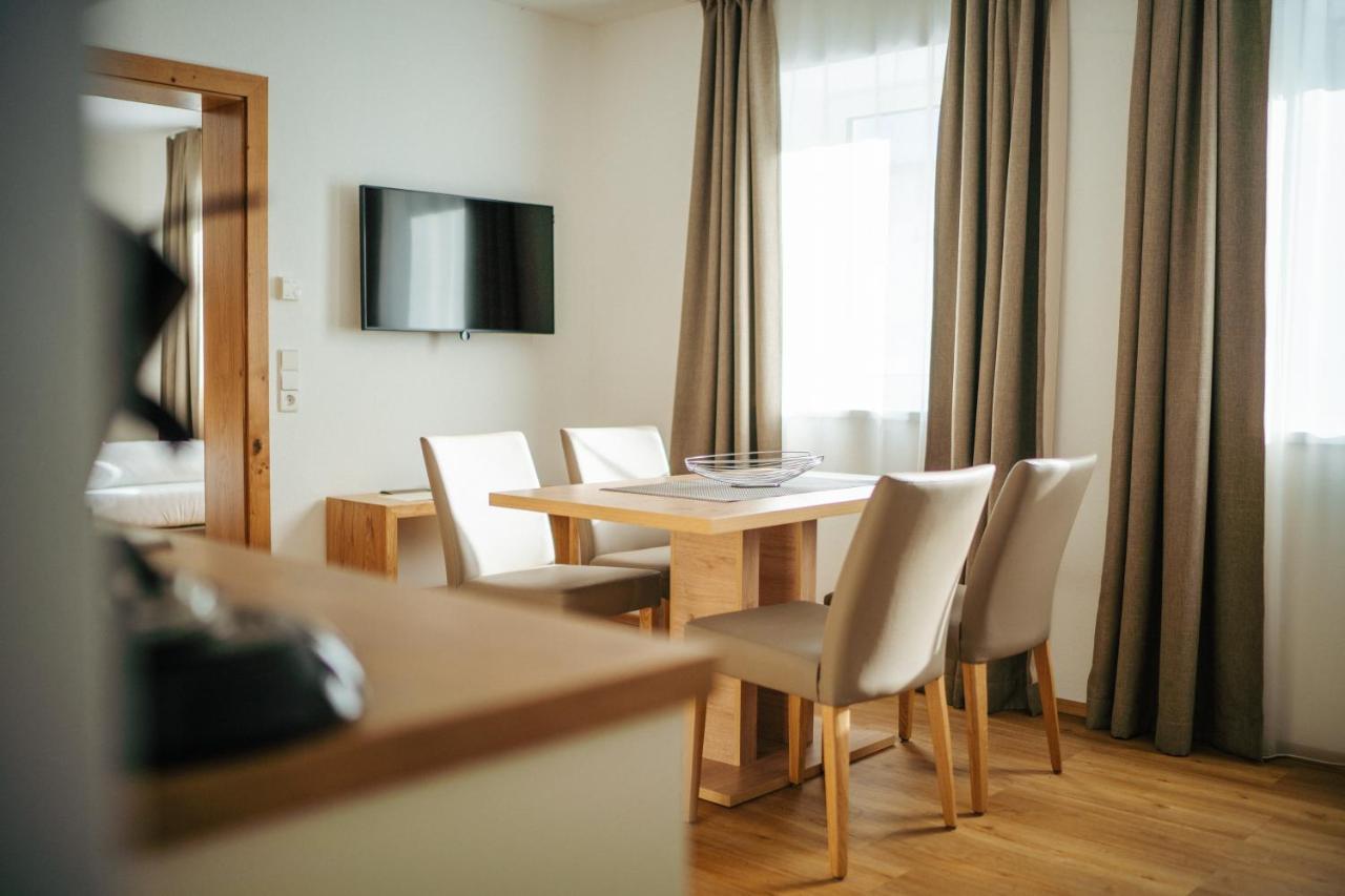 Apartmenthaus Strasswirt De Luxe Tröpolach Exteriör bild
